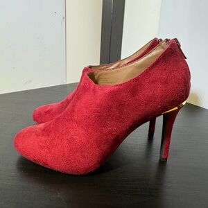 Kensie red suede Roland ankle boot - size 7&1/2M